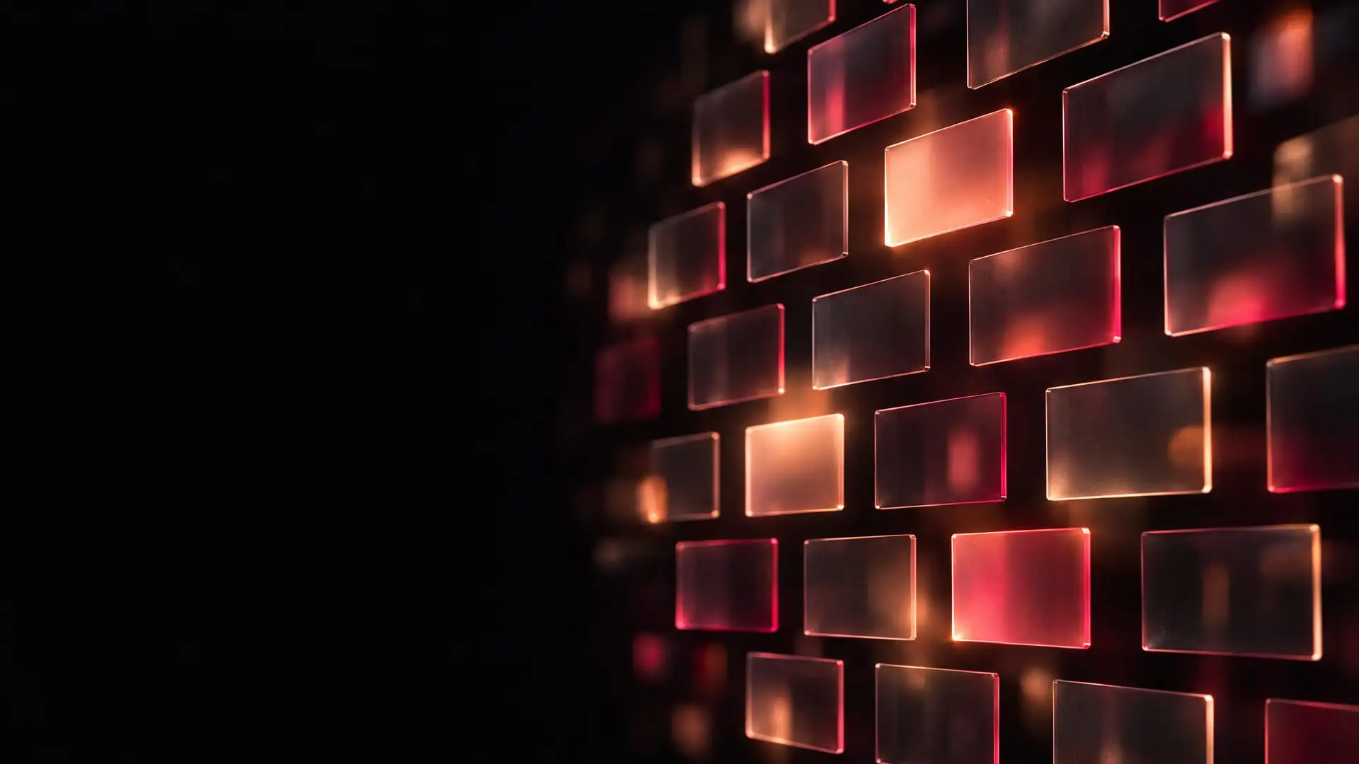 Imagem abstrata em fundo escuro: uma grade de placas de vidro fumê flutua como as casas de um calendário mensal, com algumas placas acesas por luz pêssego, coral e vinho, sem texto.